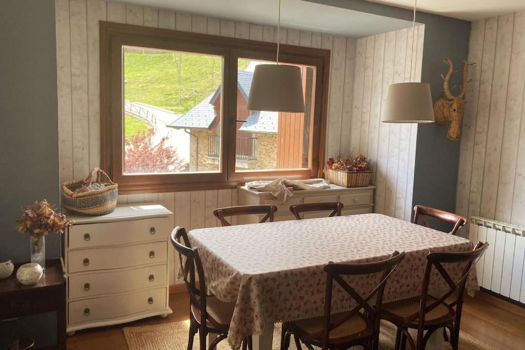 Elegante Apartamento En Escarrilla Con Vistas Al Valle Luaran gambar